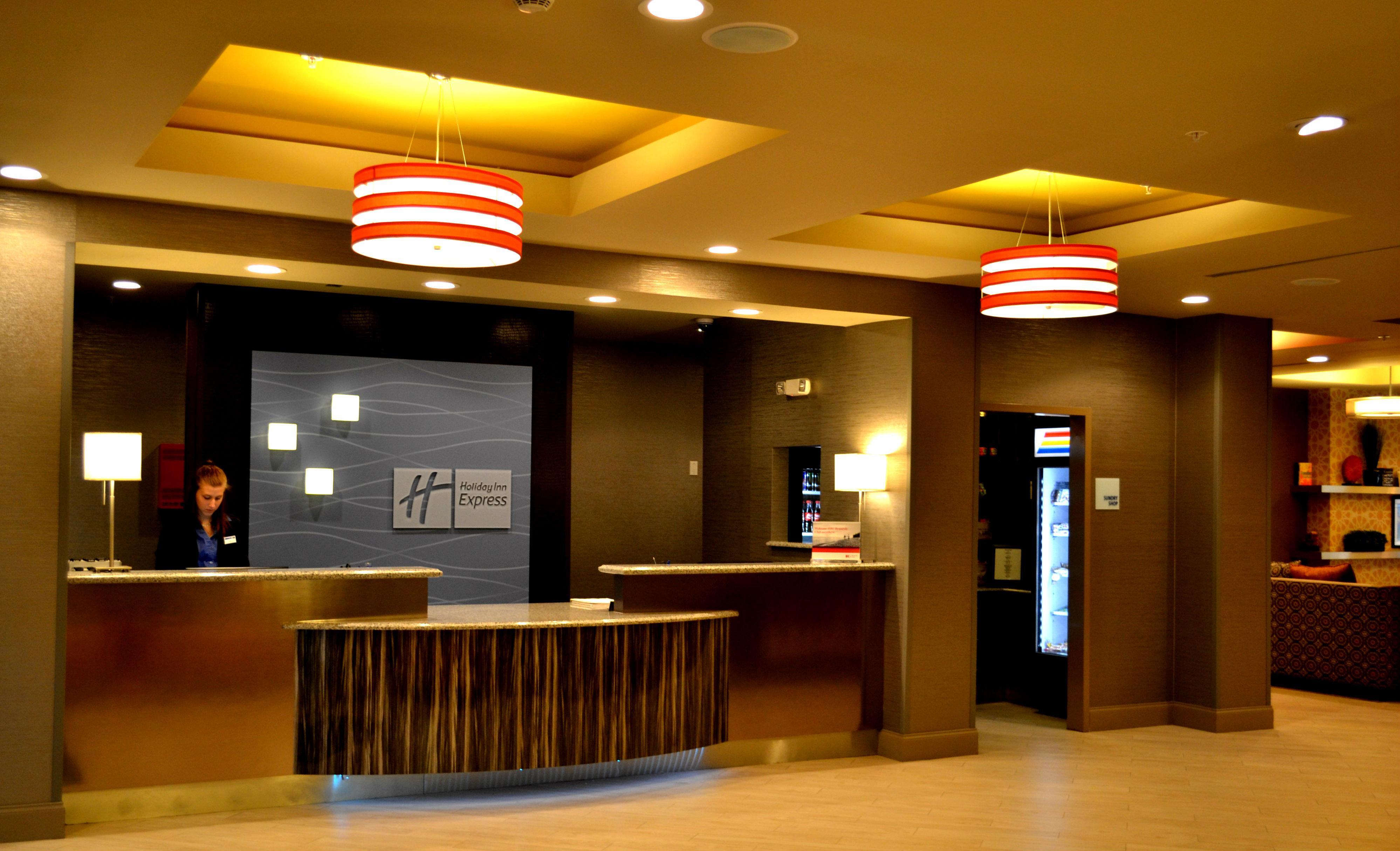Holiday Inn Express Covington-Madisonville By Ihg Exterior photo