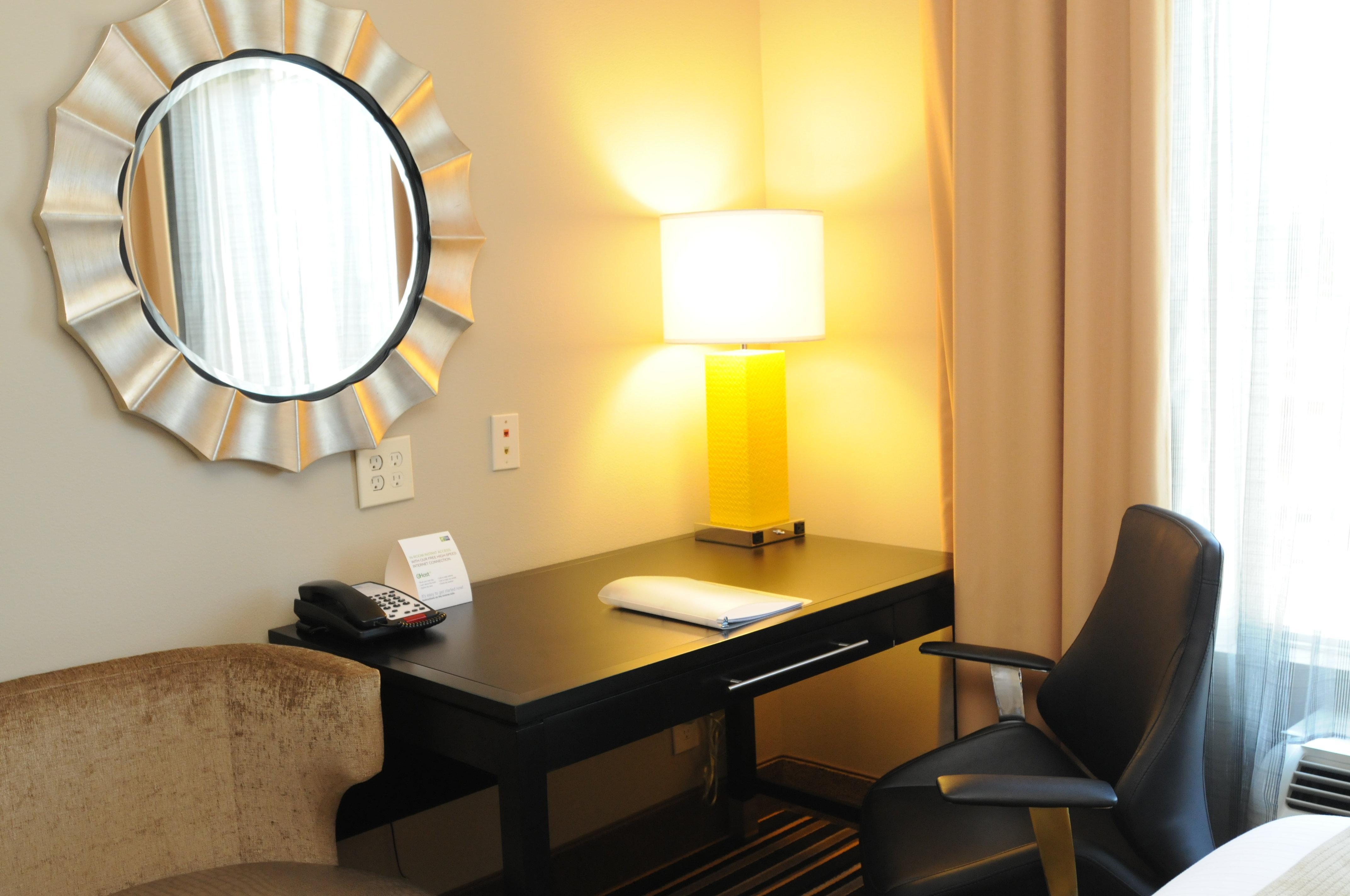 Holiday Inn Express Covington-Madisonville By Ihg Exterior photo