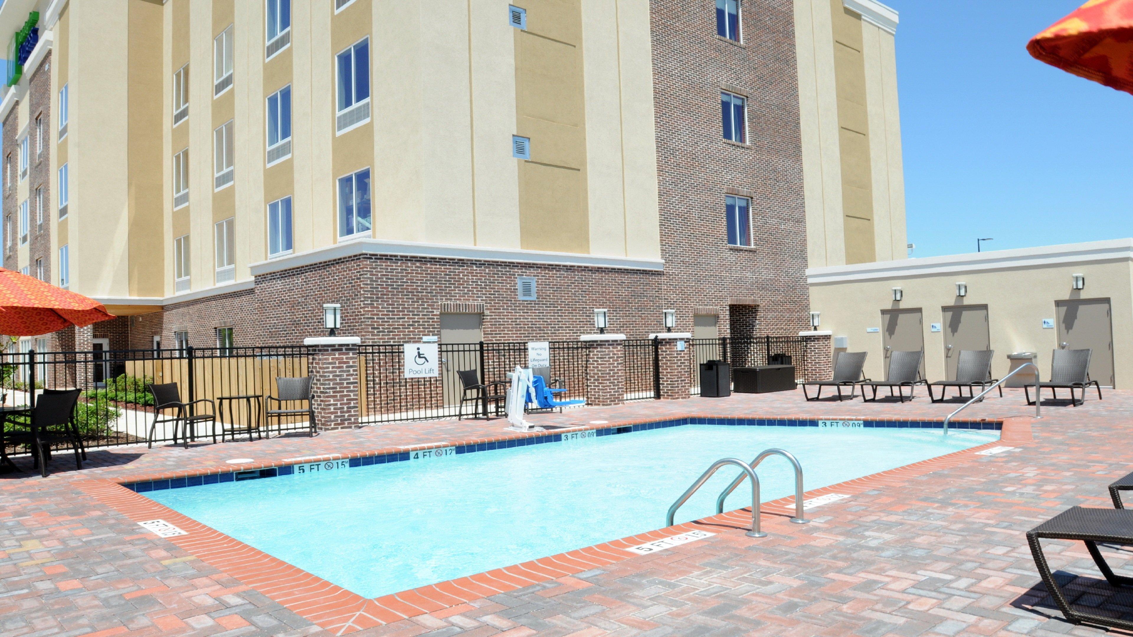 Holiday Inn Express Covington-Madisonville By Ihg Exterior photo